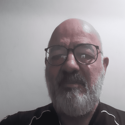 Escritor Sergio Gustavo Soler